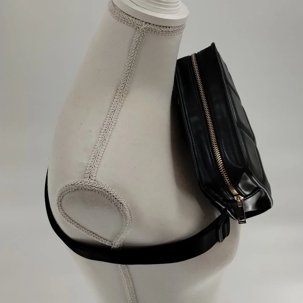 AMANDA UPRICHARD NY Black Vegan Leather Quilted Fanny Pack Belt Bag crossbody - Picture 6 of 9